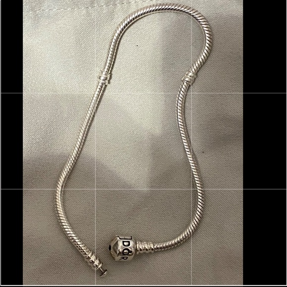 *NEGOTIATE* pandora bracelet - Picture 1 of 2